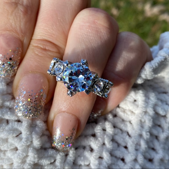 New Gorgeous Silver Ring - Picture 8 of 12